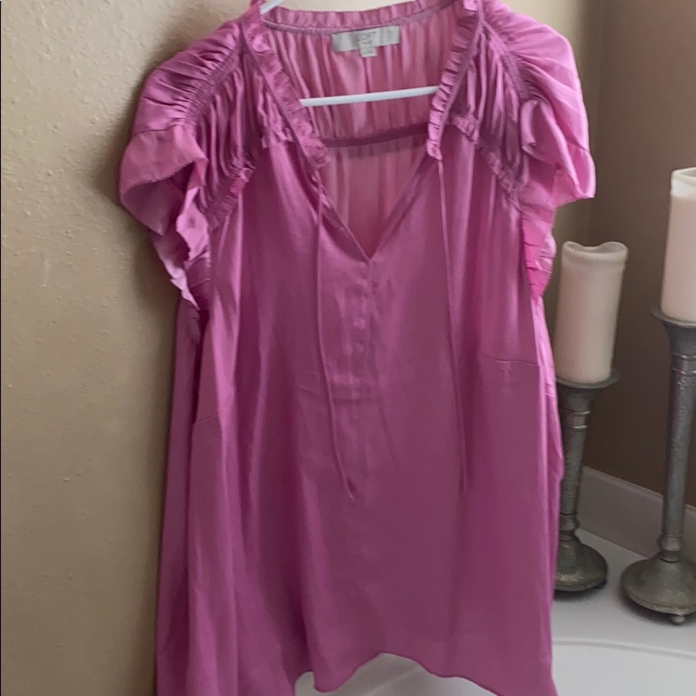 Beautiful pink loft plus blouse size 22 polyester